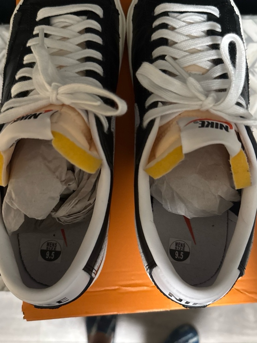 Nike Men’s Blazer Low 9.5 Black & White Low-Top Sneakers - Picture 6 of 6